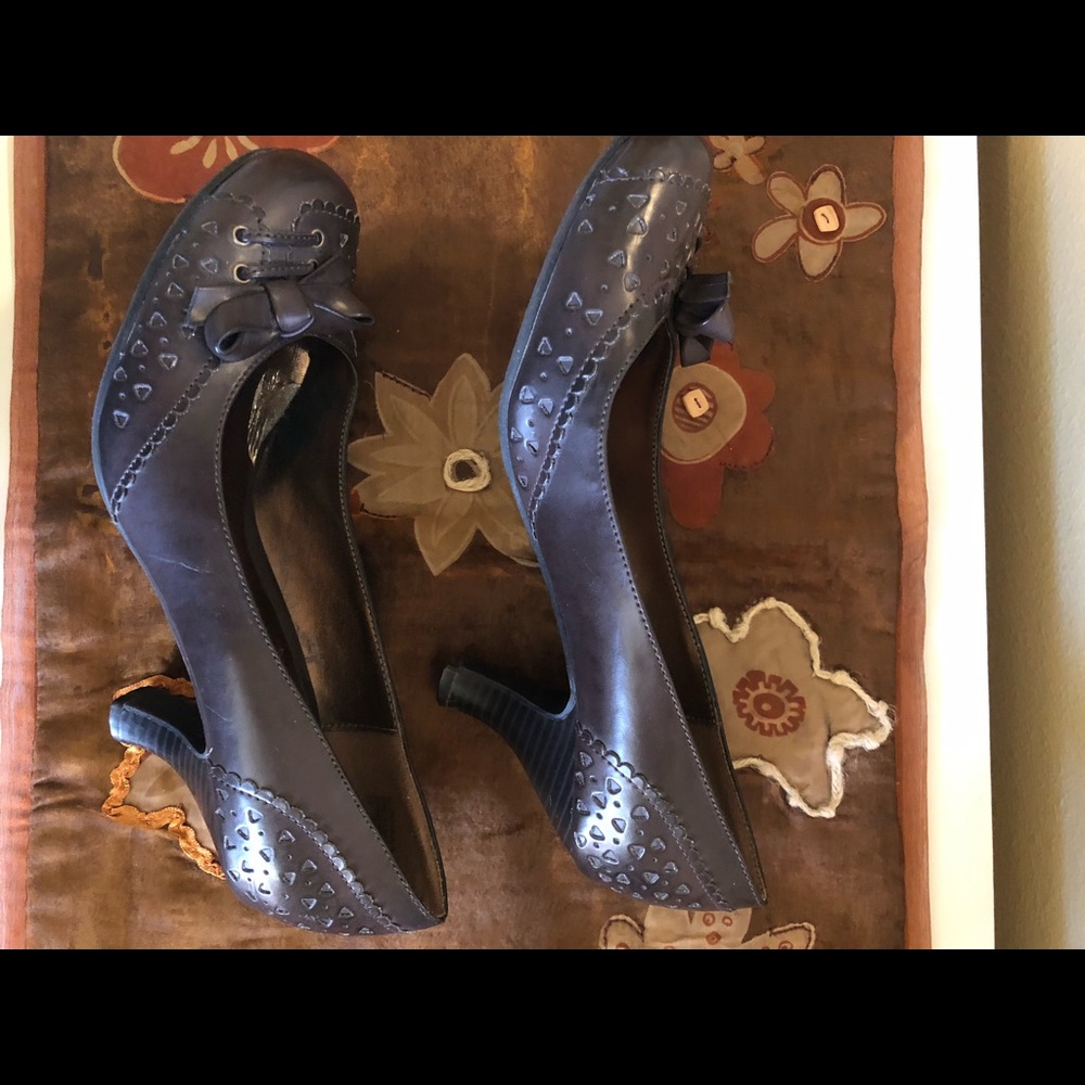 Brown pump shoes - Picture 6 of 9